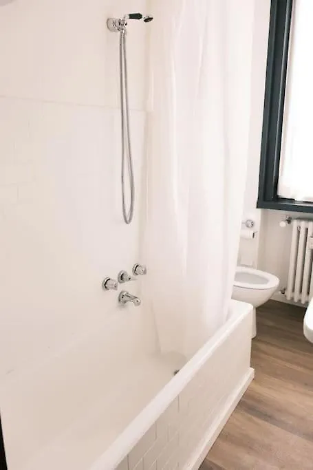 Studio With Lake And Montains Views Free Parking Luino Apartment